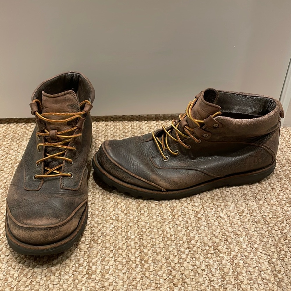 Men’s leather Ugg boots